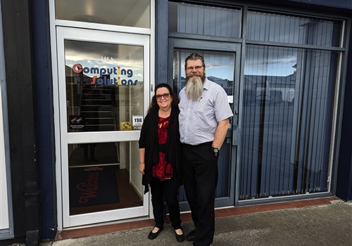 Craig and Debbie Hansen, Computing Solutions